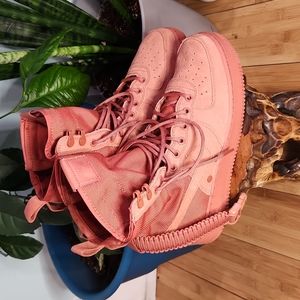 NIKE Special Field Air Force 1 sneakers Dusty peach suede Size Men 9